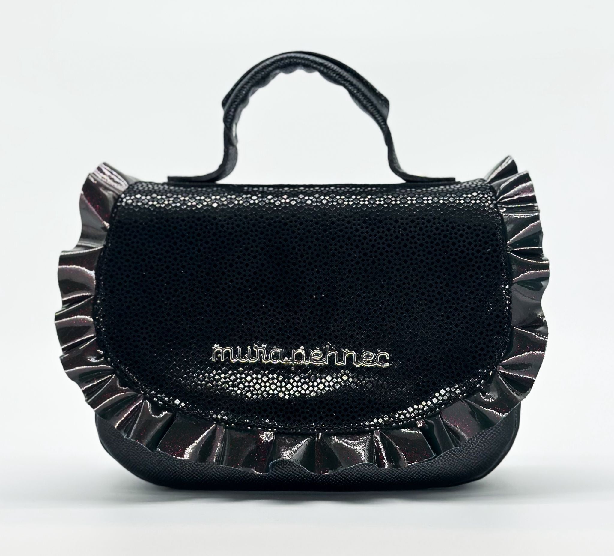 Amelie Black and Back